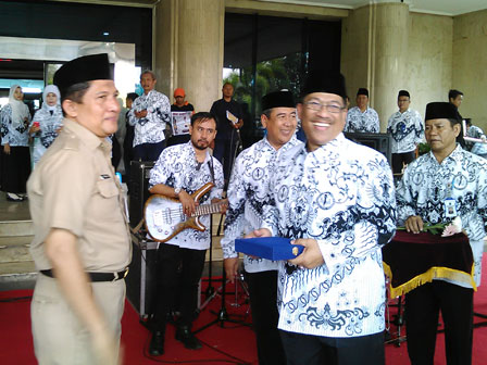 Pencarian PGRI Sirimau - Persatuan Guru Republik Indonesia Cabang Sirimau